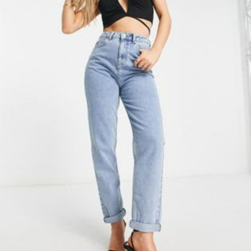 ASOS Design High rise Light Wash Mom Jeans Size 25
